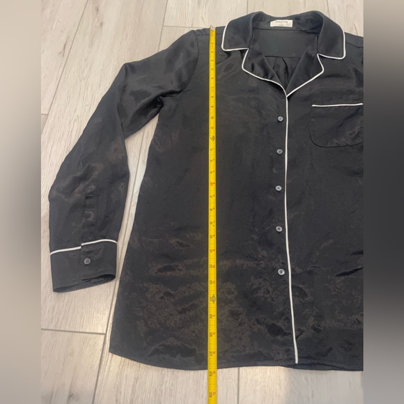 Babaton Aritzia Blouse - Picture 13 of 15